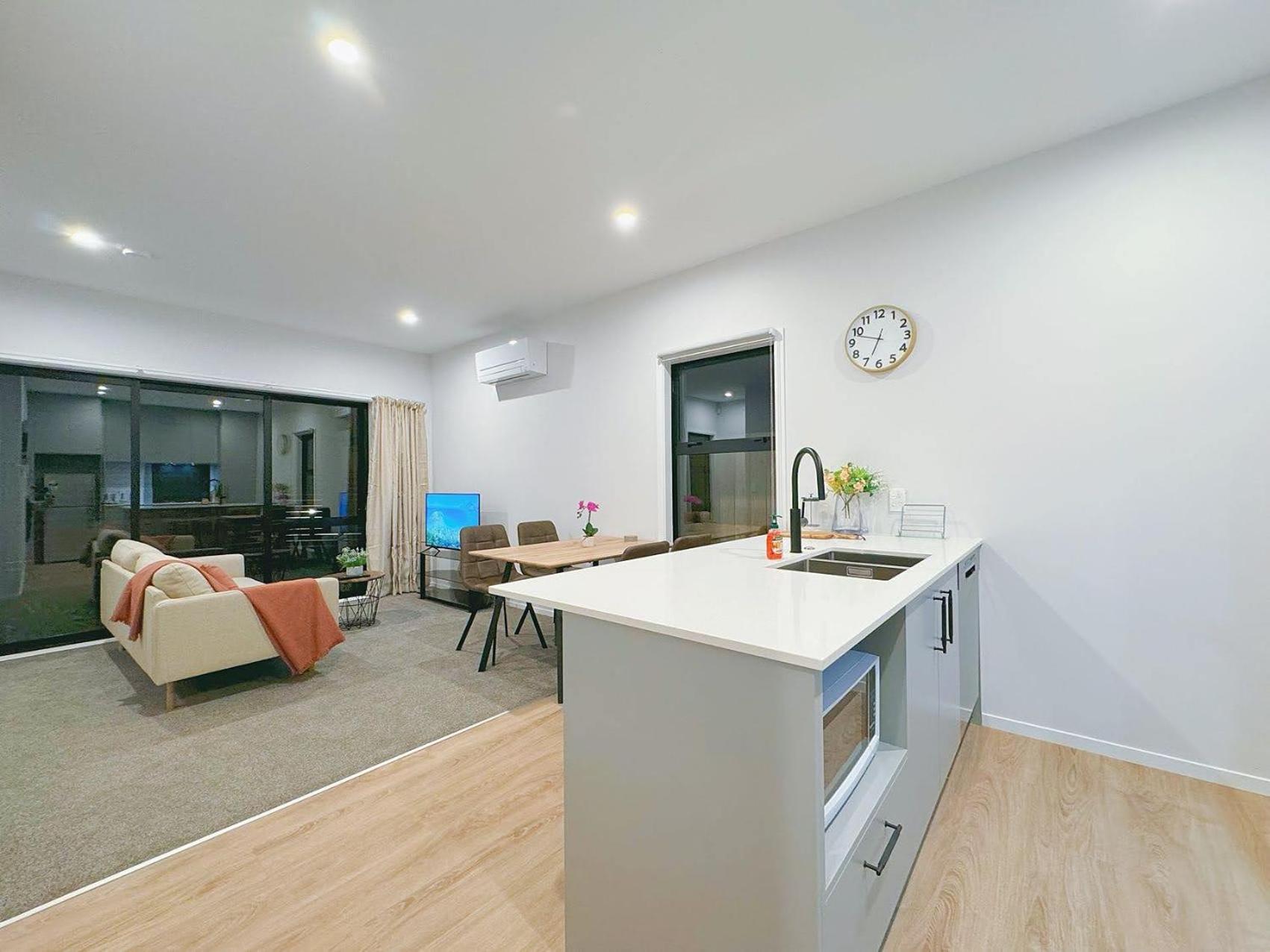 Modern & Stylish 3 Bedroom At Lowerhutt Lower Hutt Bagian luar foto